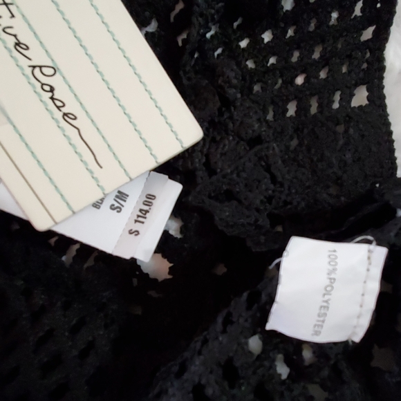 Native Rose black crocheted top white center crop lightweight NWT - Picture 5 of 8